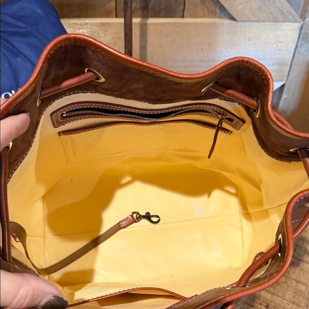 Sooner & Bourke Florentine Toscana Bucket Bag or Crossbody - Picture 6 of 7